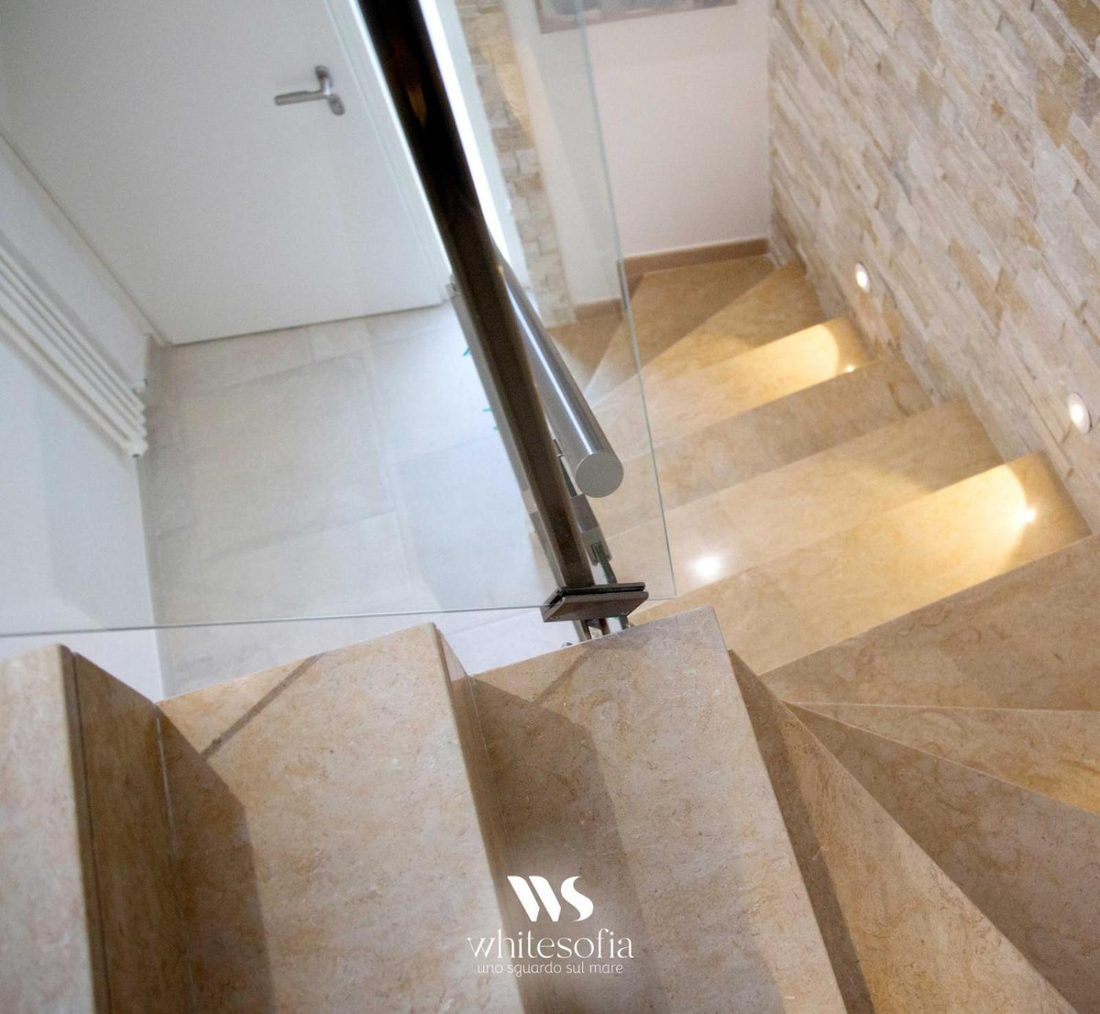 Villa White Sofia - Uno Sguardo Sul Mare à Bari Extérieur photo