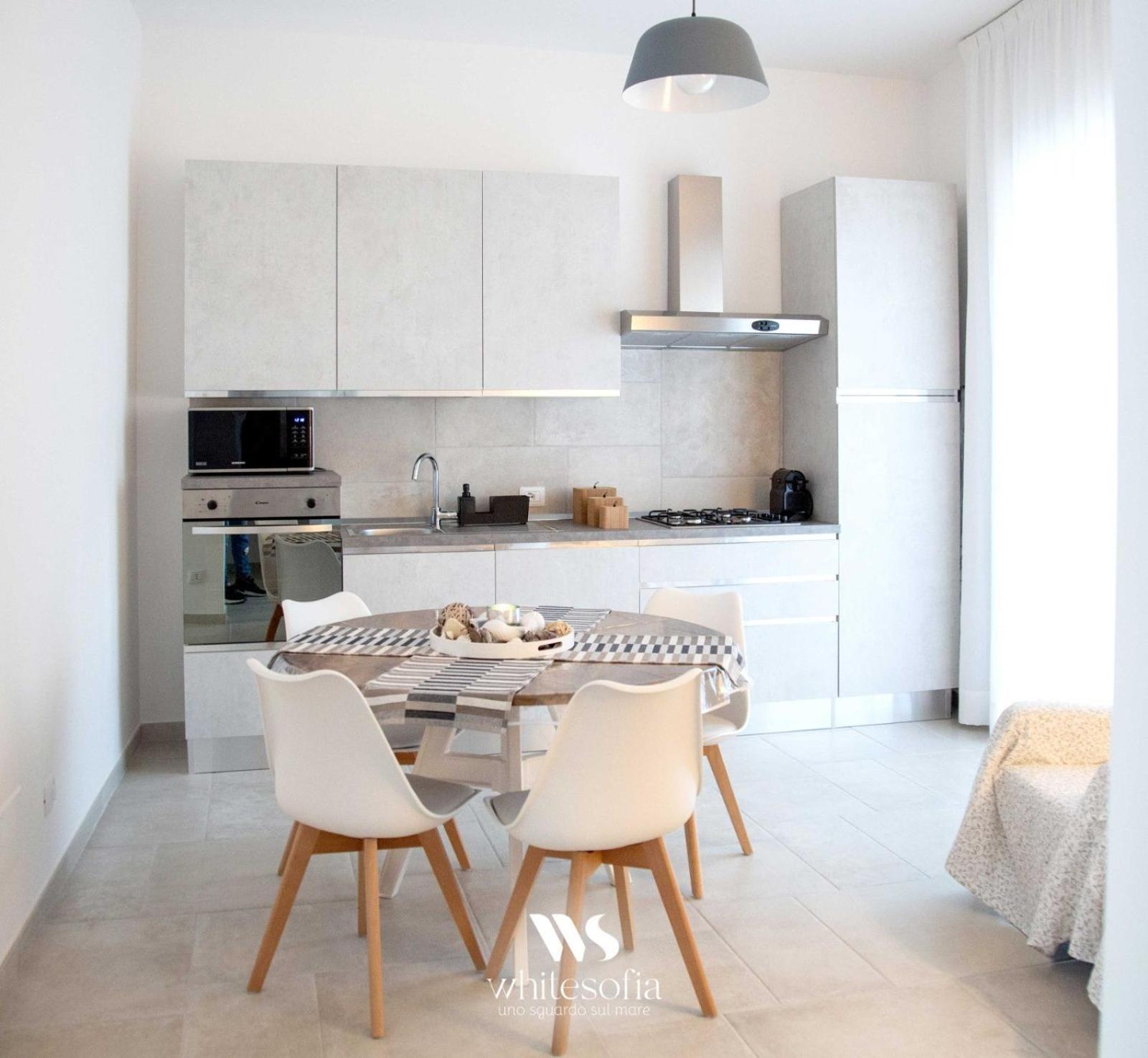 Villa White Sofia - Uno Sguardo Sul Mare à Bari Extérieur photo